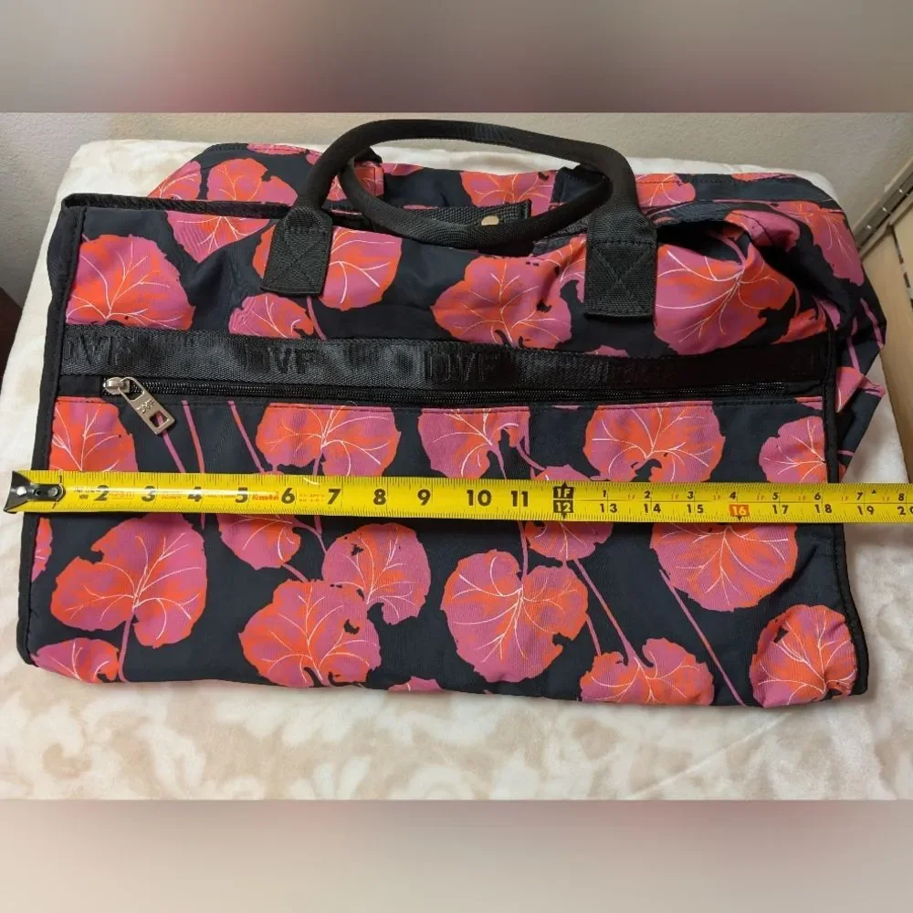 Diane von Furstenberg DVF Geranium Leaf Weekender Travel Bag Pouch Set NWOT